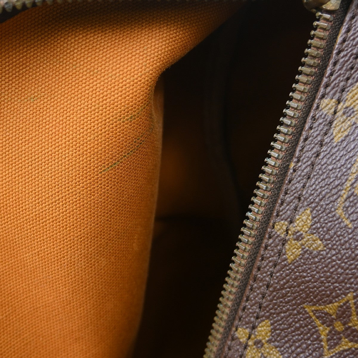 Louis Vuitton Keepall Monogram Canvas Brown Canvas Travel Bag Bag (Pre-Owned)