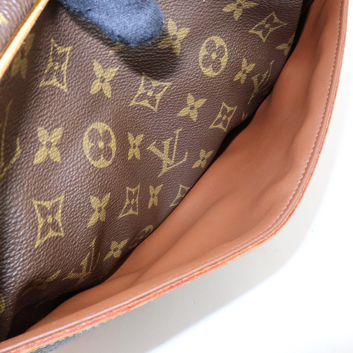 Louis Vuitton Compiegne Cosmetic Monogram Canvas Brown Canvas Toiletry Case Accessory (Pre-Owned)