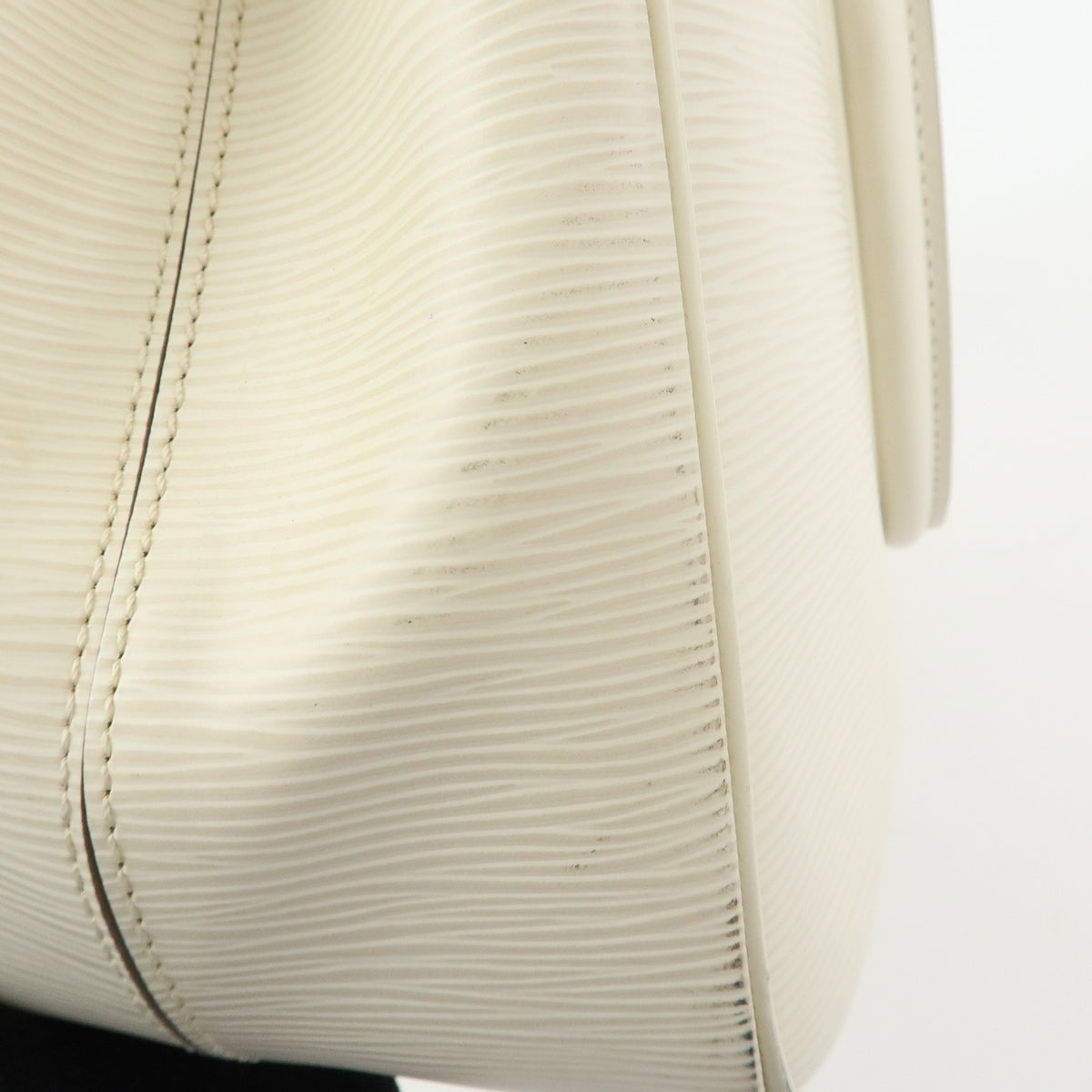Louis Vuitton Passy Epi Leather White Leather Tote Bag Bag (Pre-Owned)