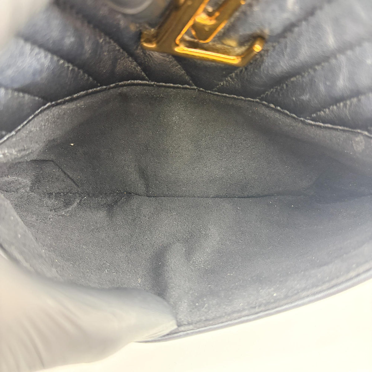 Louis Vuitton New Wave Camera Quilted Leather Black Leather Handbag (Pre-Owned)