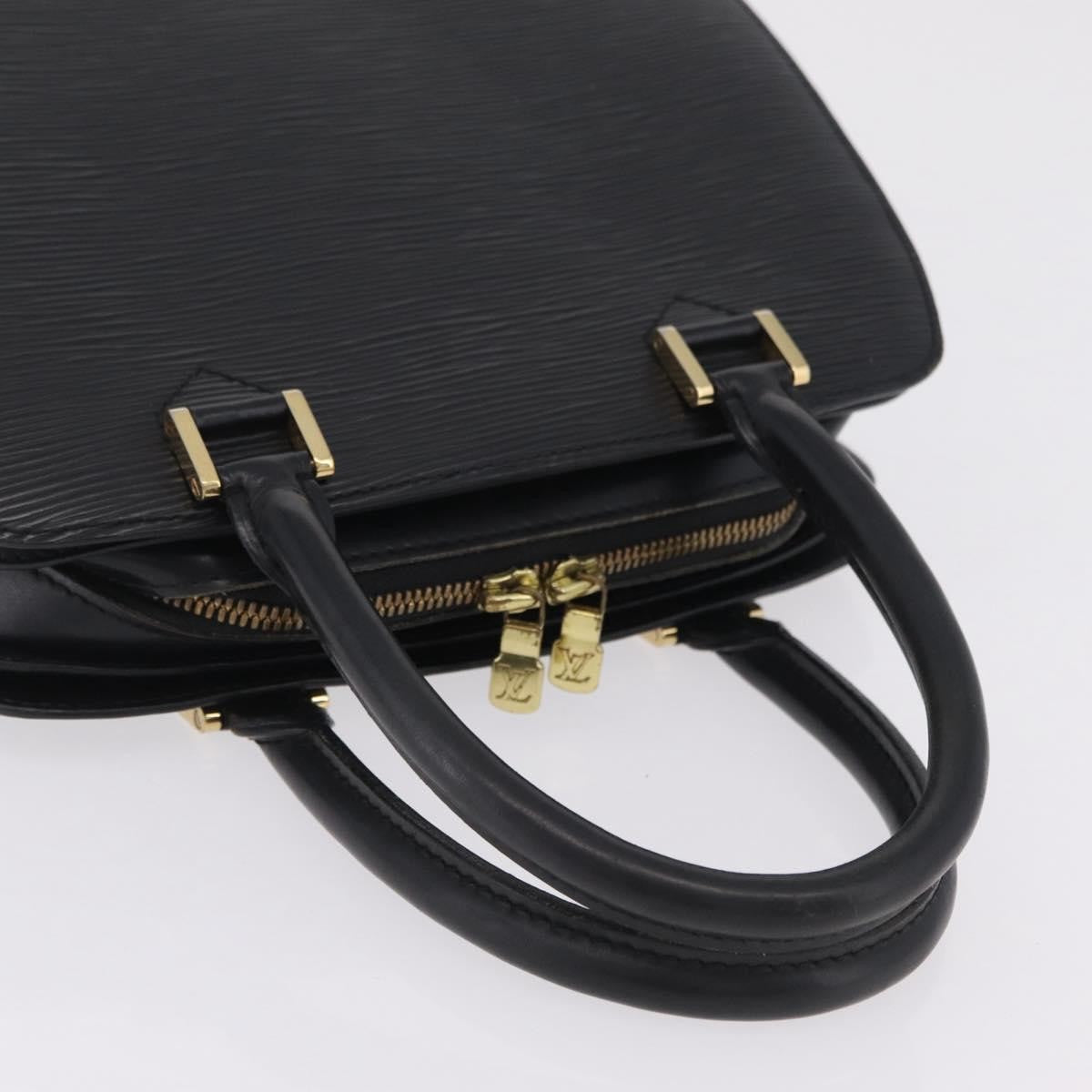 Louis Vuitton Pont Neuf Epi Leather Black Leather Handbag (Pre-Owned)