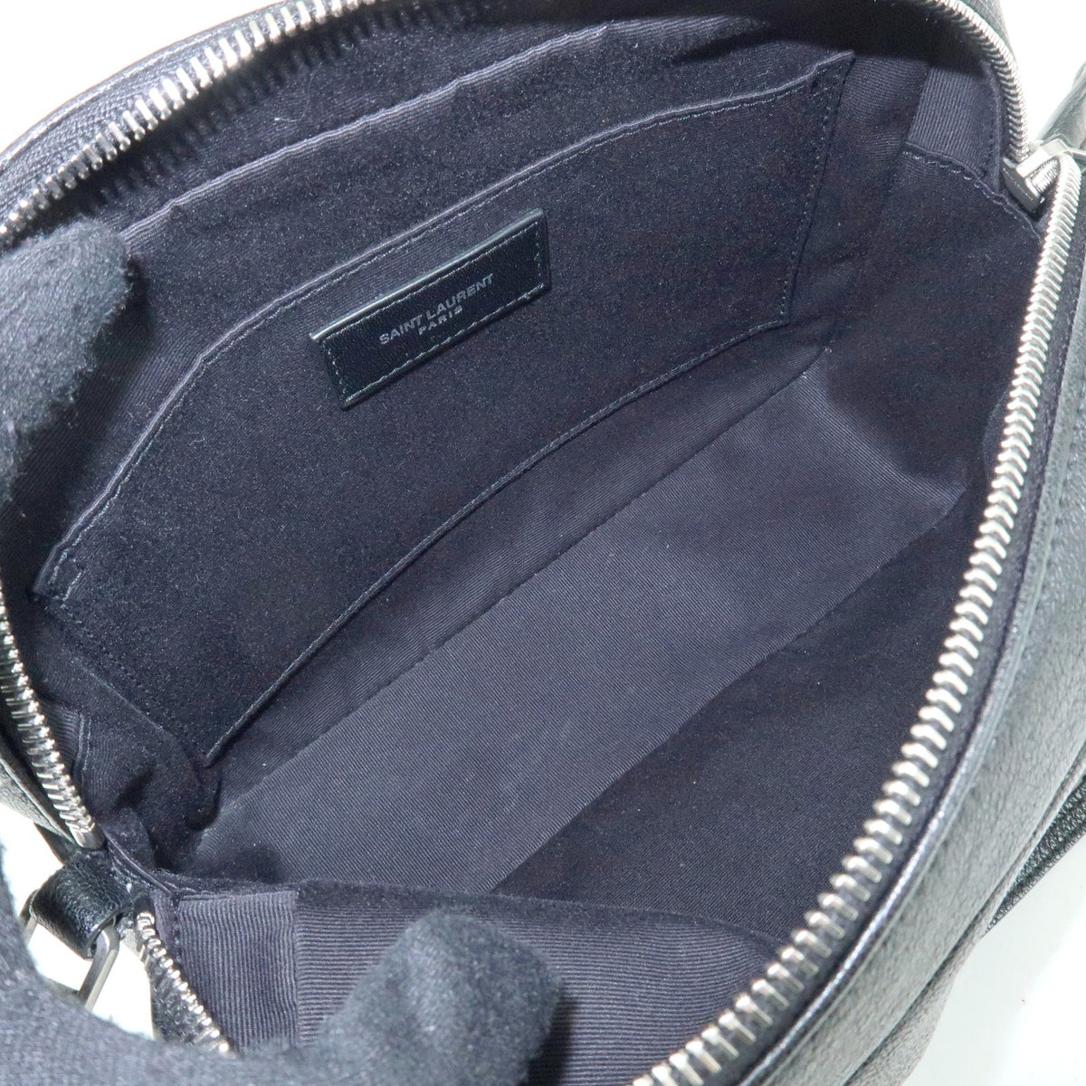 Saint Laurent Lou Camera Leather Black Leather Handbag (Pre-Owned)
