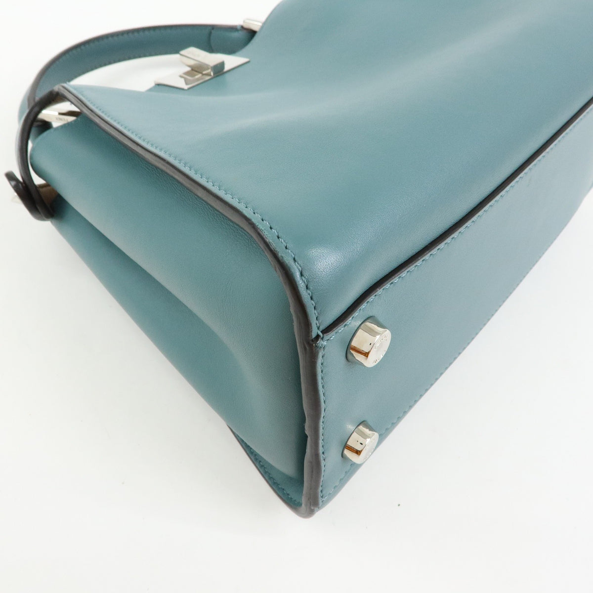 Fendi Peekaboo Essentially Leather Blue Leather Handbag (Pre-Owned)