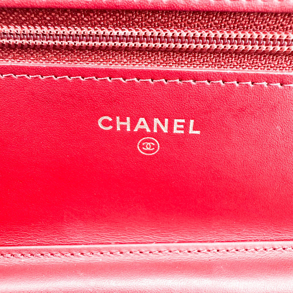 Chanel Boy Wallet On Short Chain Quilted Lambskin Burgundy Leather Crossbody Bag Bag (Pre-Owned)