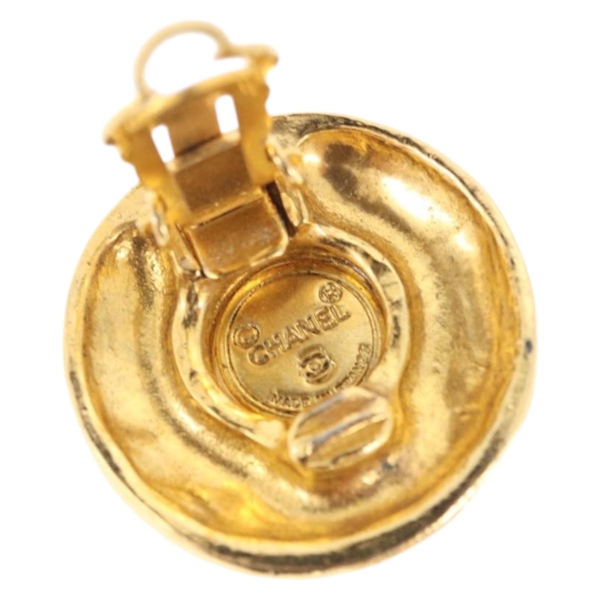 Chanel Vintage Round Cc Clip-On Metal With Faux Pearl Gold Metal Earrings Jewelry (Pre-Owned)