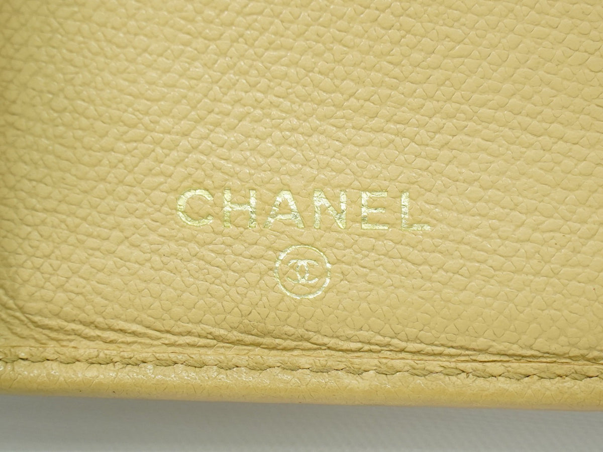 Chanel Cc Bifold Wallet Leather Beige Leather Wallets Accessory (Pre-Owned)