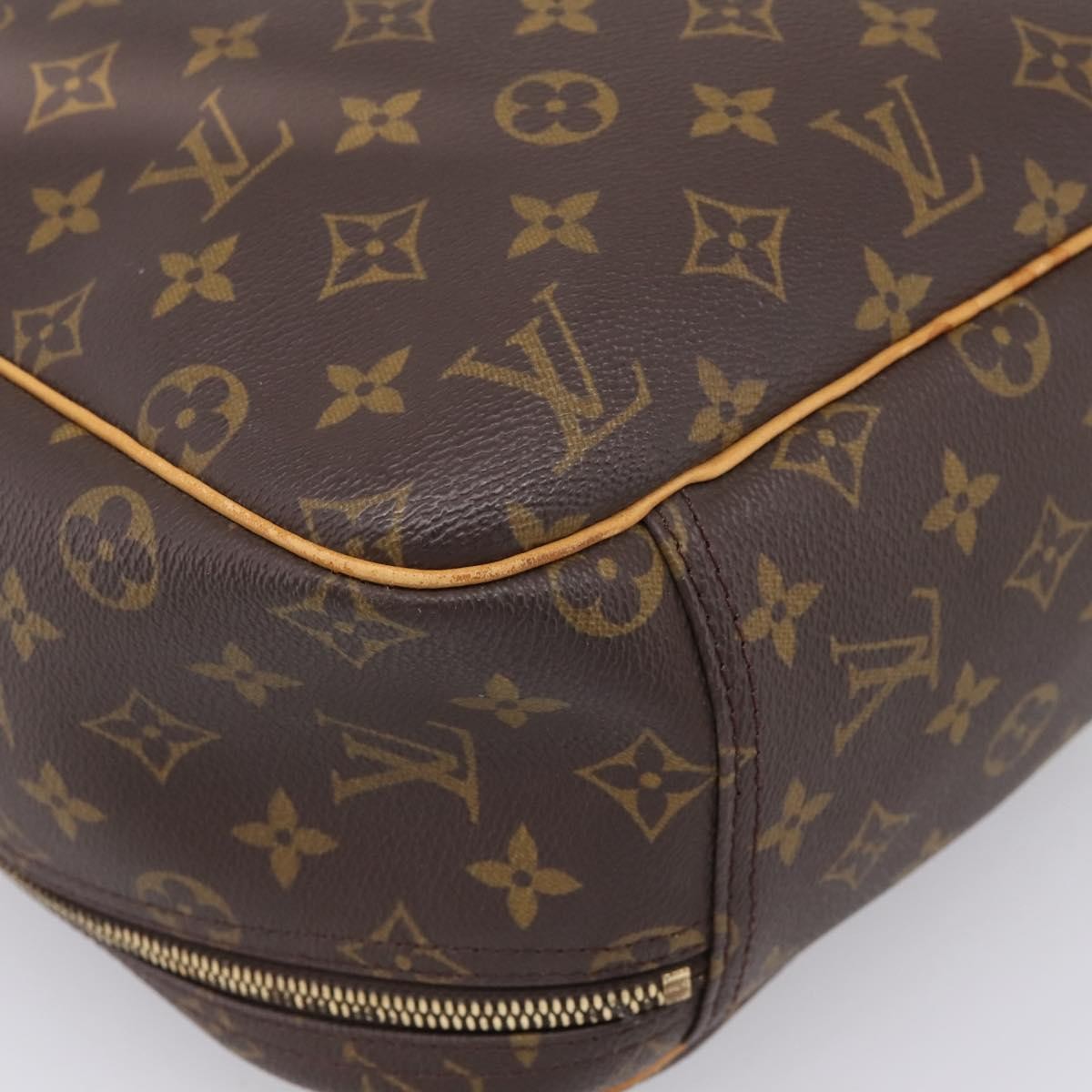 Louis Vuitton Excursion Monogram Canvas Brown Canvas Handbag (Pre-Owned)