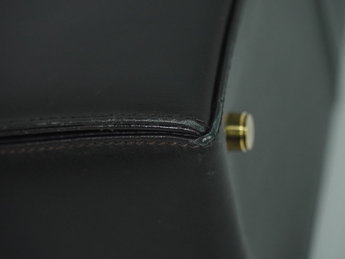 Salvatore Ferragamo Convertible Top Handle Leather Black Leather Handbag (Pre-Owned)