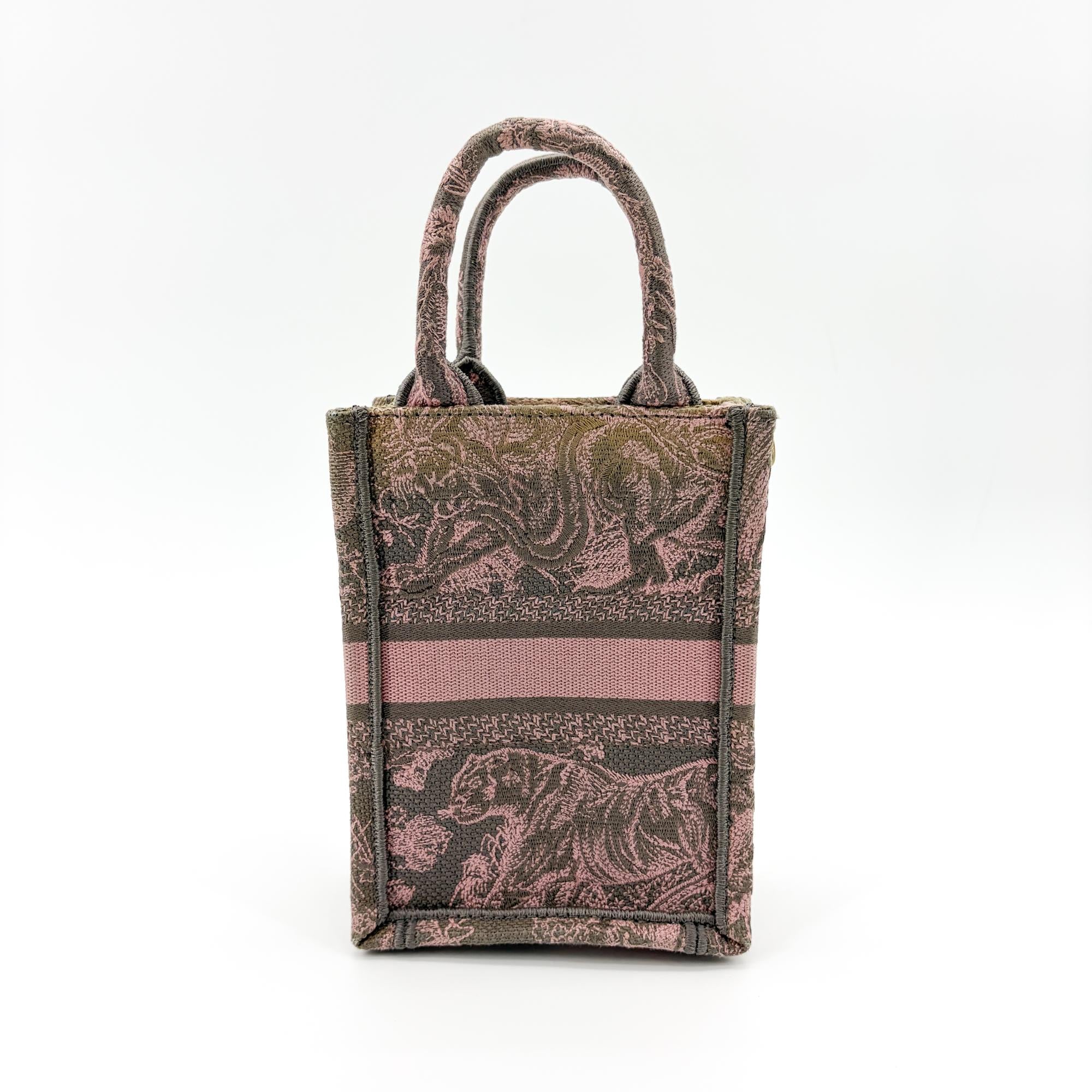 Christian Dior Book Embroidered Canvas Pink Canvas Tote Bag Bag (Pre-Owned)