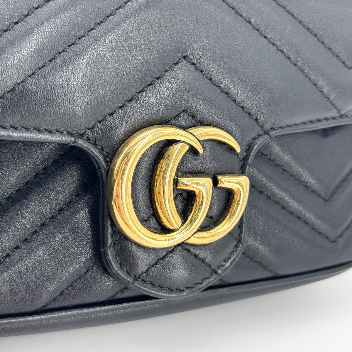 Gucci Gg Marmont Leather Black Leather Crossbody Bag Bag (Pre-Owned)