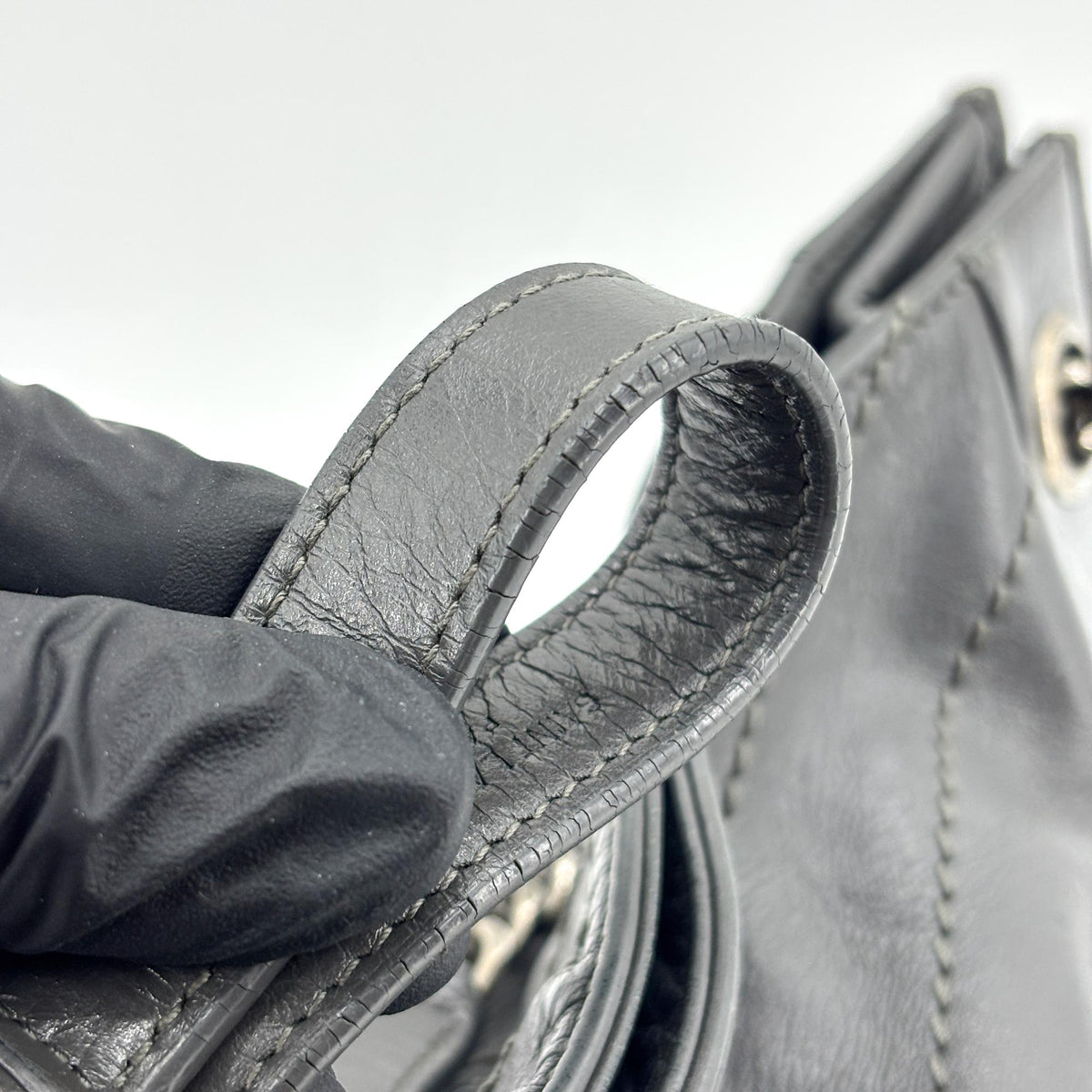 Saint Laurent Niki Shopping Matelasse Chevron Leather Gray Leather Tote Bag Bag (Pre-Owned)