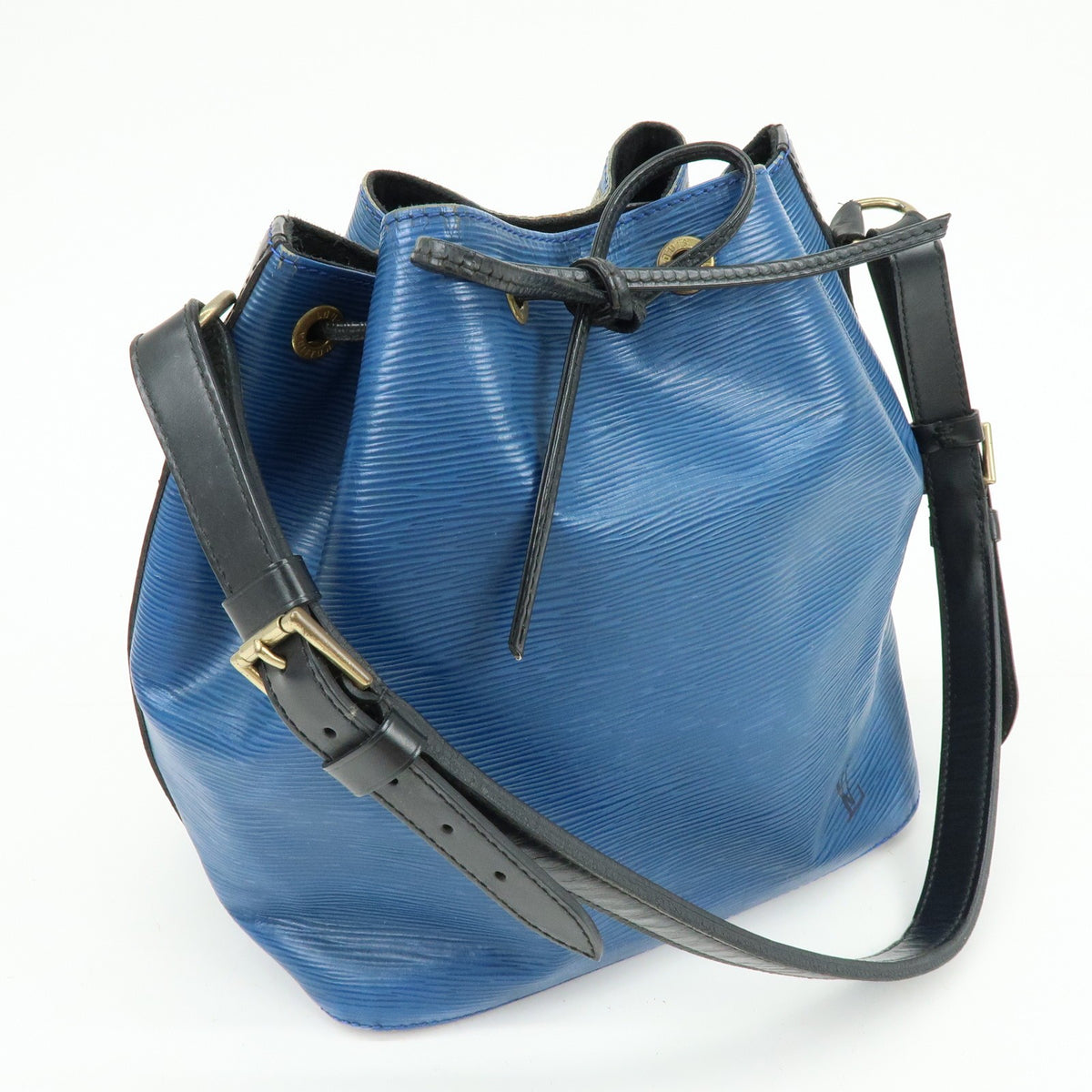 Louis Vuitton Bicolor Petit Noe Epi Leather Blue Leather Handbag (Pre-Owned)