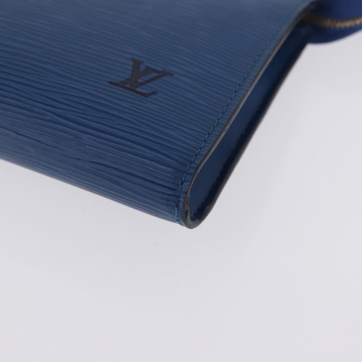 Louis Vuitton Pochette Accessoires Epi Blue Leather Clutche & Pouche Bag (Pre-Owned)