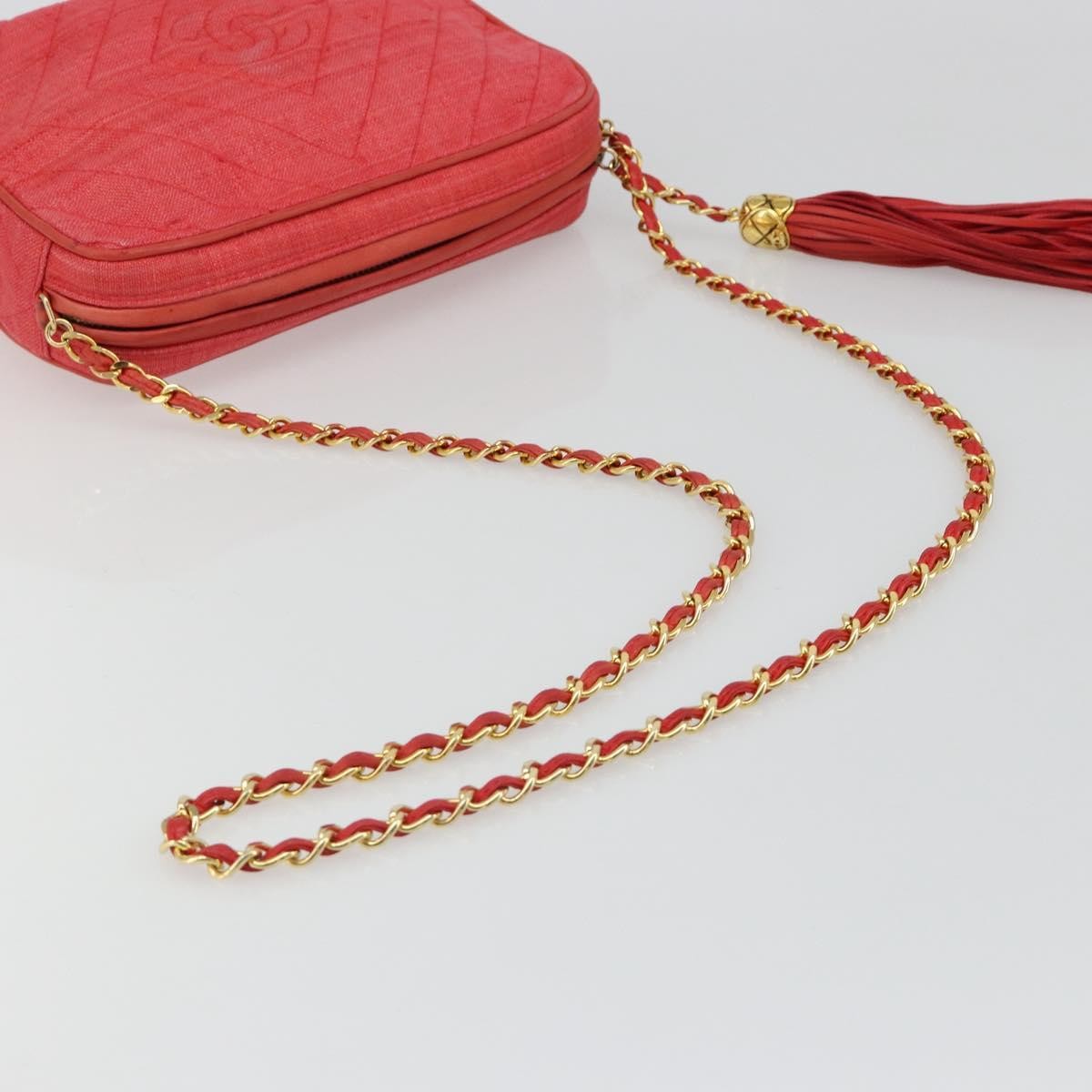 Chanel Vintage Diamond Cc Camera Chevron Canvas Red Canvas Handbag (Pre-Owned)