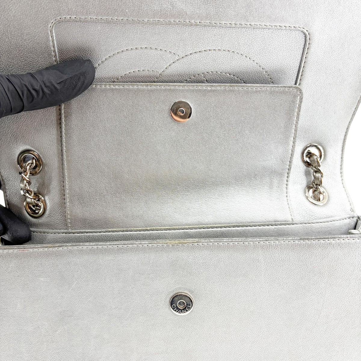 Chanel Mademoiselle Vintage Flap Clutch Chevron Sheepskin Silver Leather Shoulder Bag Bag (Pre-Owned)