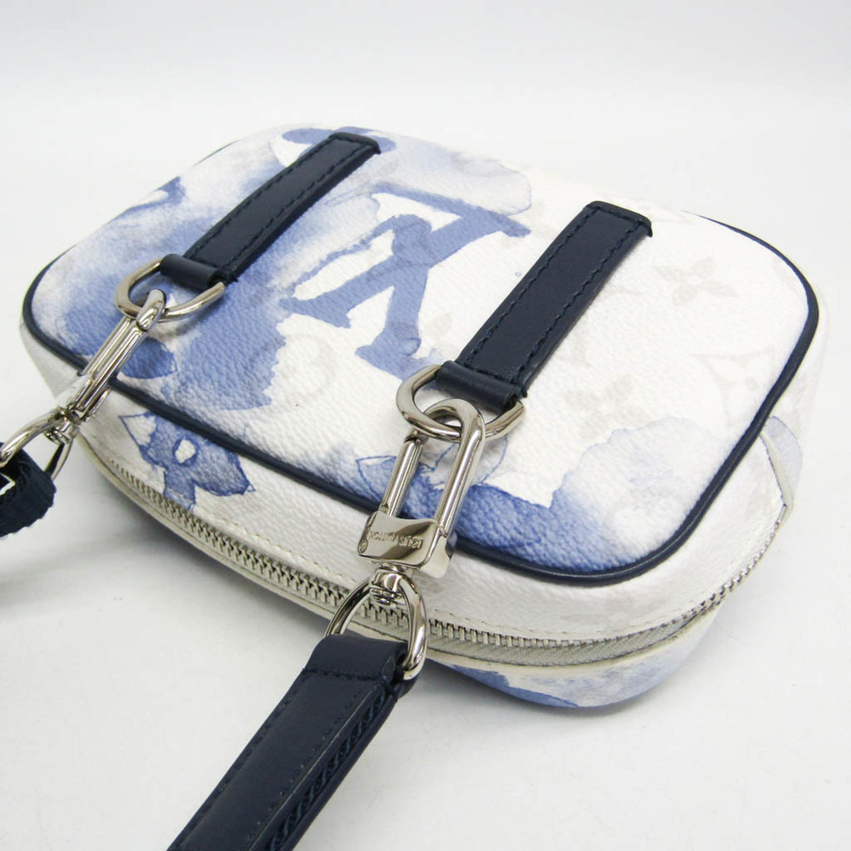 Louis Vuitton Outdoor Pouch Limited Edition Monogram Watercolor Canvas Blue Canvas Clutche & Pouche Bag (Pre-Owned)