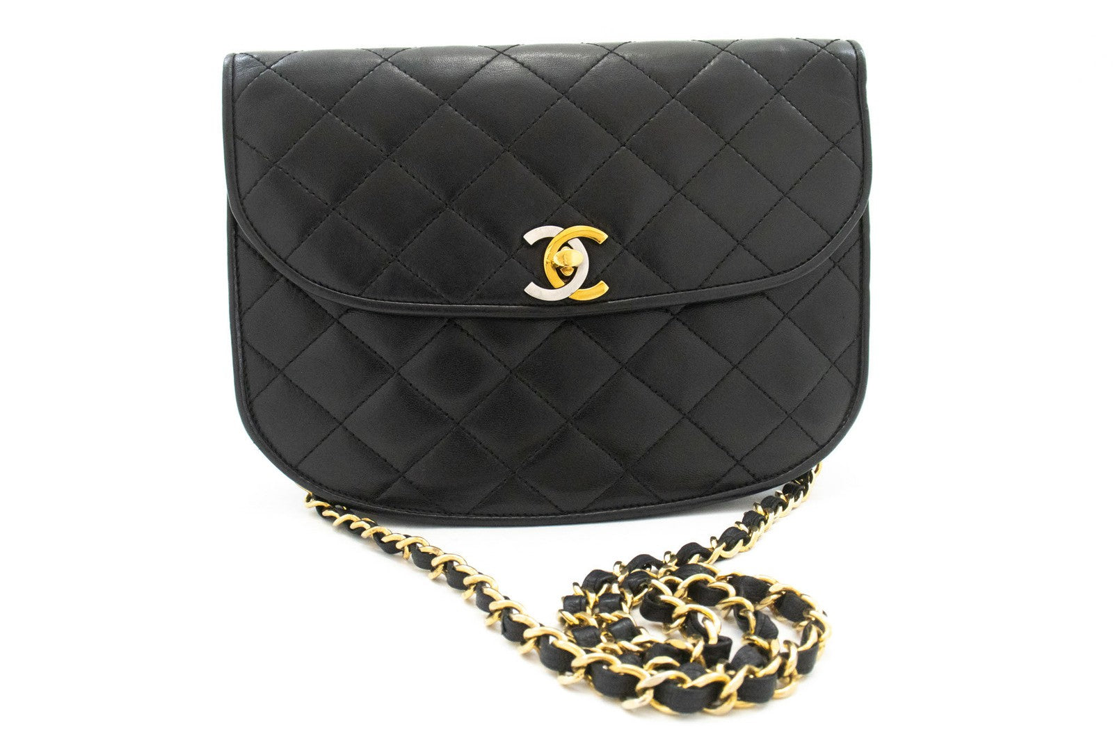 Chanel Vintage Round Flap Quilted Lambskin Black Leather Shoulder Bag Bag (Pre-Owned)