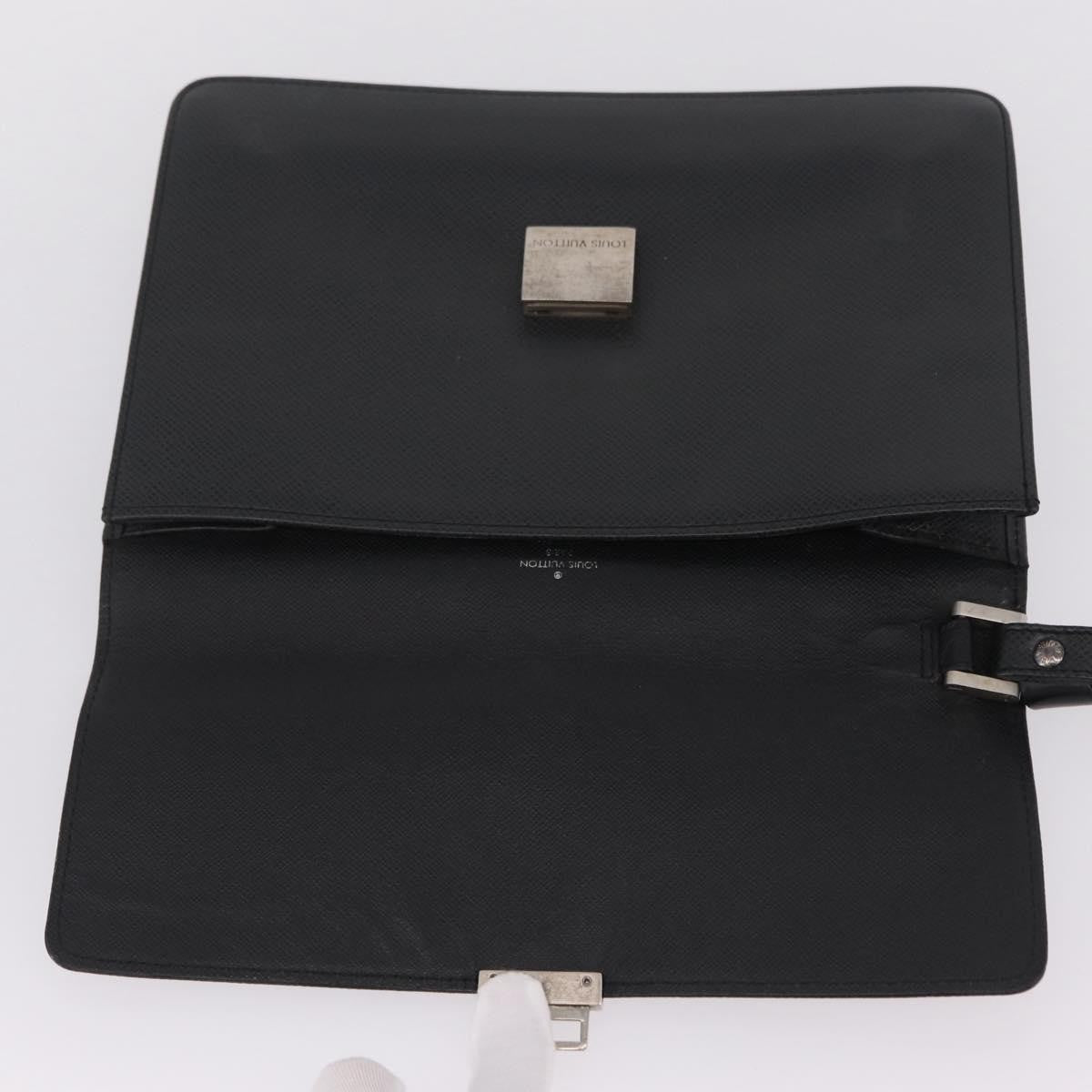 Louis Vuitton Selenga Pochette Taiga Leather Gray Leather Clutche & Pouche Bag (Pre-Owned)