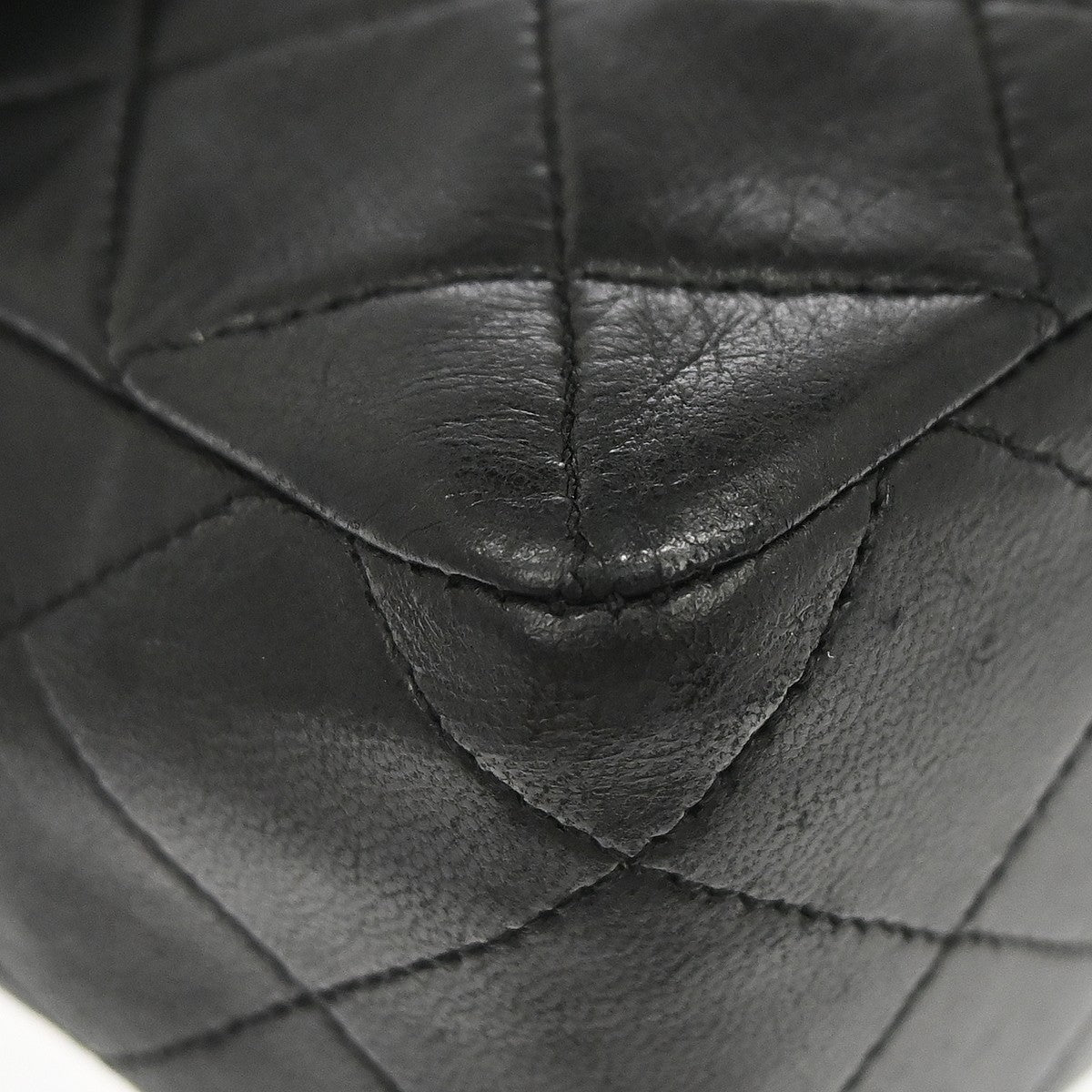 Chanel Vintage Square Classic Flap Quilted Lambskin Black Leather Handbag (Pre-Owned)