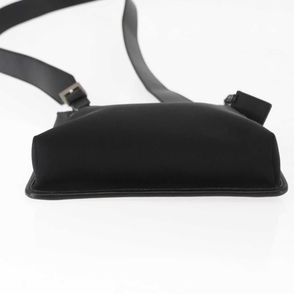Gucci Vintage Flat Messenger Nylon And Leather Black Nylon Shoulder Bag Bag (Pre-Owned)