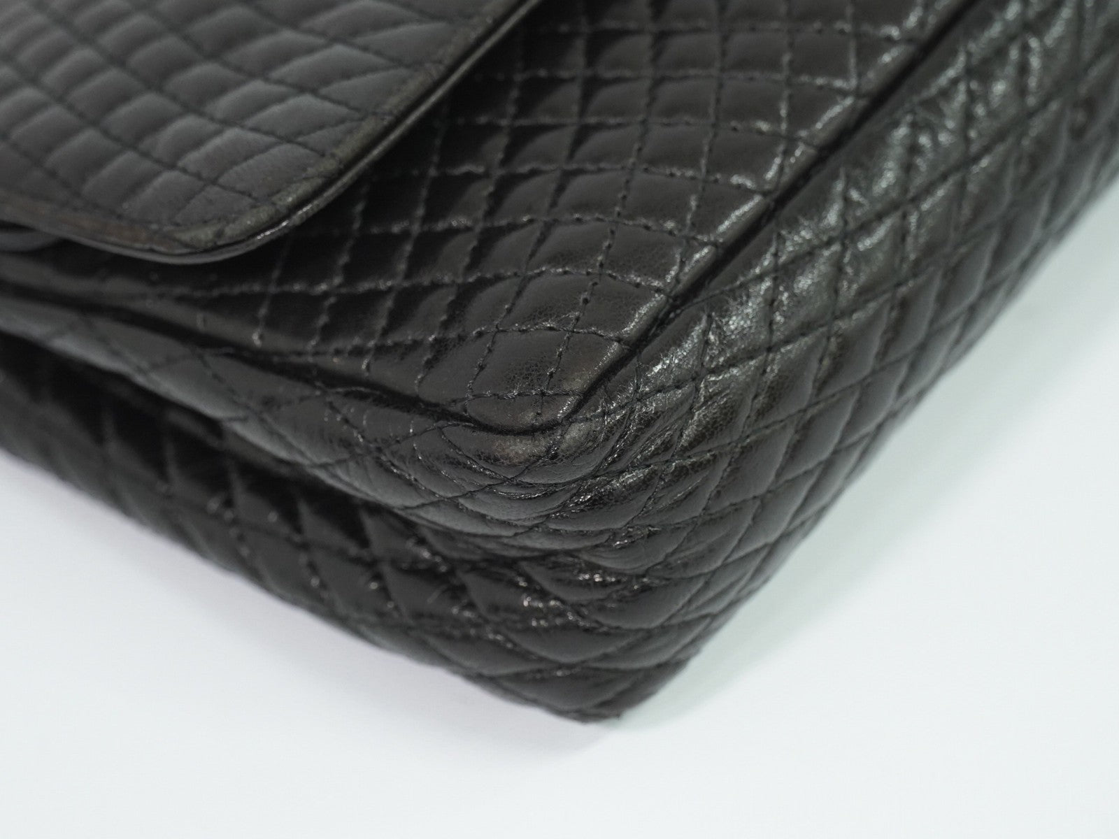 Bally Vintage Chain Quilted Leather Black Leather Shoulder Bag Bag (Pre-Owned)