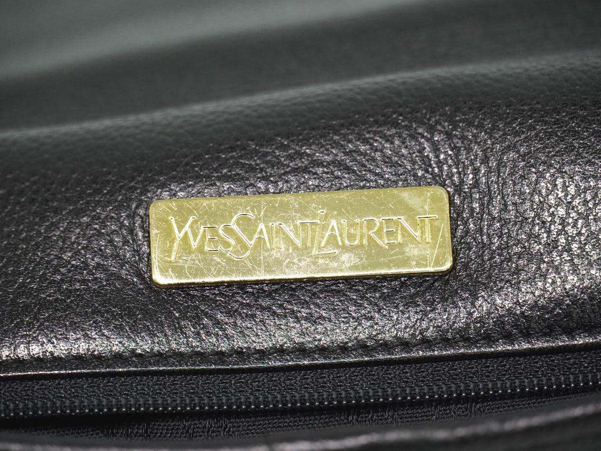 Saint Laurent Vintage Leather Black Leather Shoulder Bag Bag (Pre-Owned)