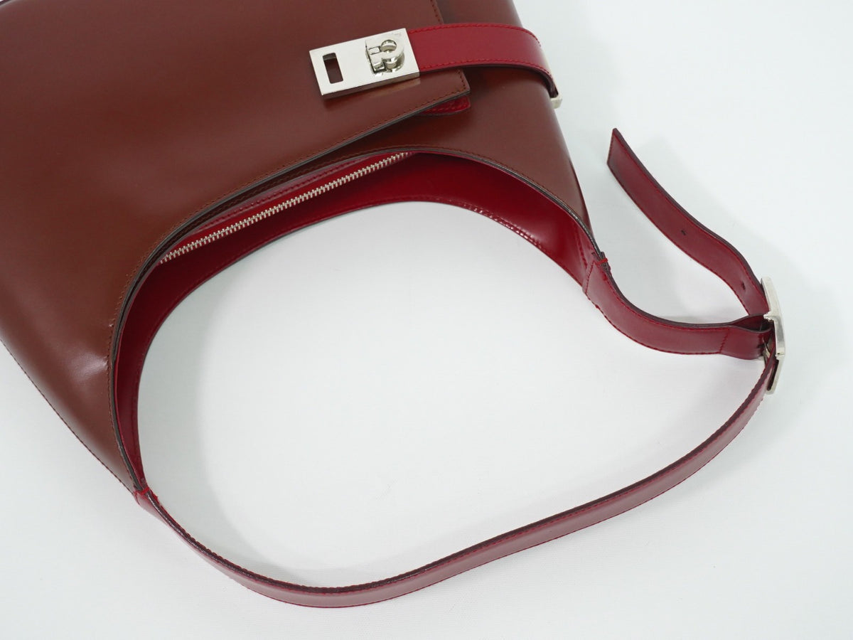 Salvatore Ferragamo Gancini Hobo Leather Brown Leather Shoulder Bag Bag (Pre-Owned)