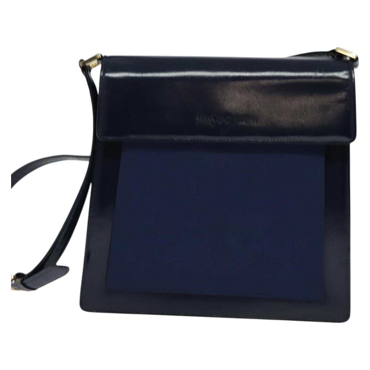 Saint Laurent Vintage Flap Leather Black Leather Shoulder Bag Bag (Pre-Owned)