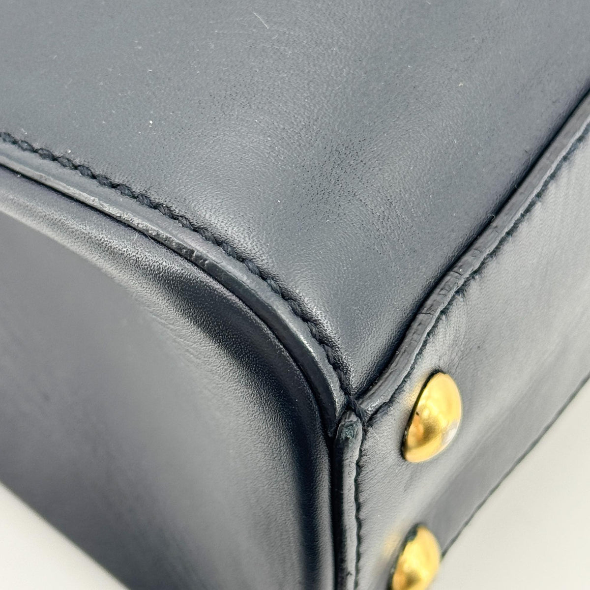 Gucci Sylvie Top Handle Leather Black Leather Handbag (Pre-Owned)