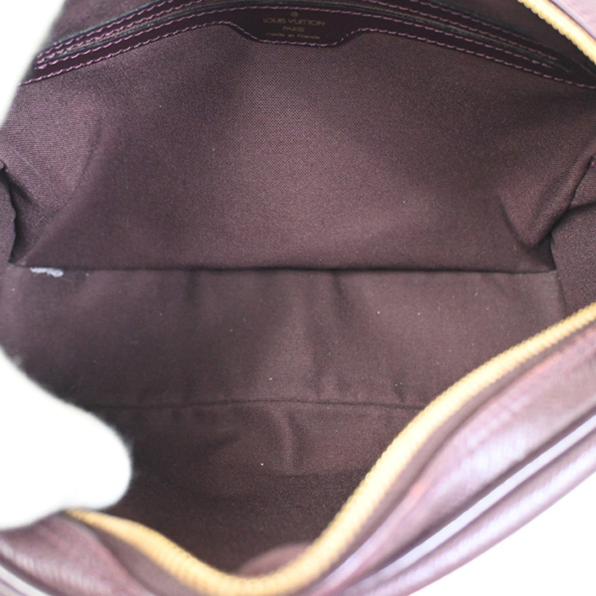 Louis Vuitton Reporter Taiga Leather Brown Leather Shoulder Bag Bag (Pre-Owned)