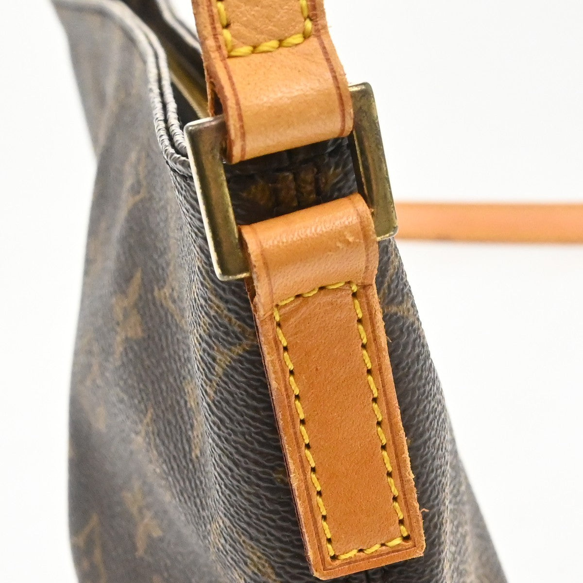 Louis Vuitton Trotteur Monogram Canvas Brown Canvas Handbag (Pre-Owned)