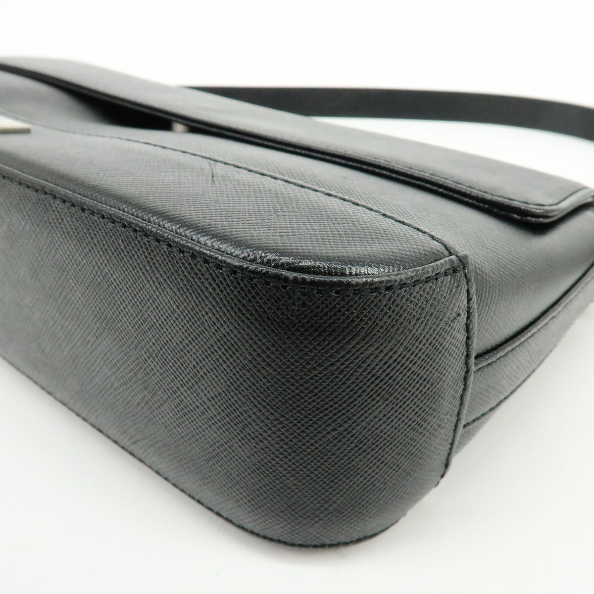 Burberry Shoulder Bag Leather Black Leather Shoulder Bag Bag (Pre-Owned)