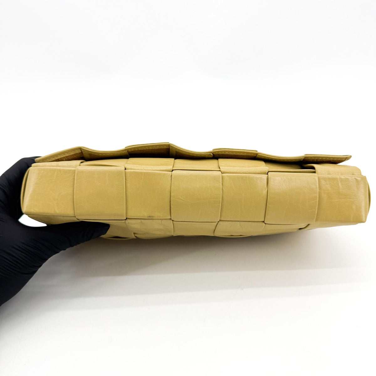 Bottega Veneta Cassette Maxi Intrecciato Leather Yellow Leather Crossbody Bag Bag (Pre-Owned)