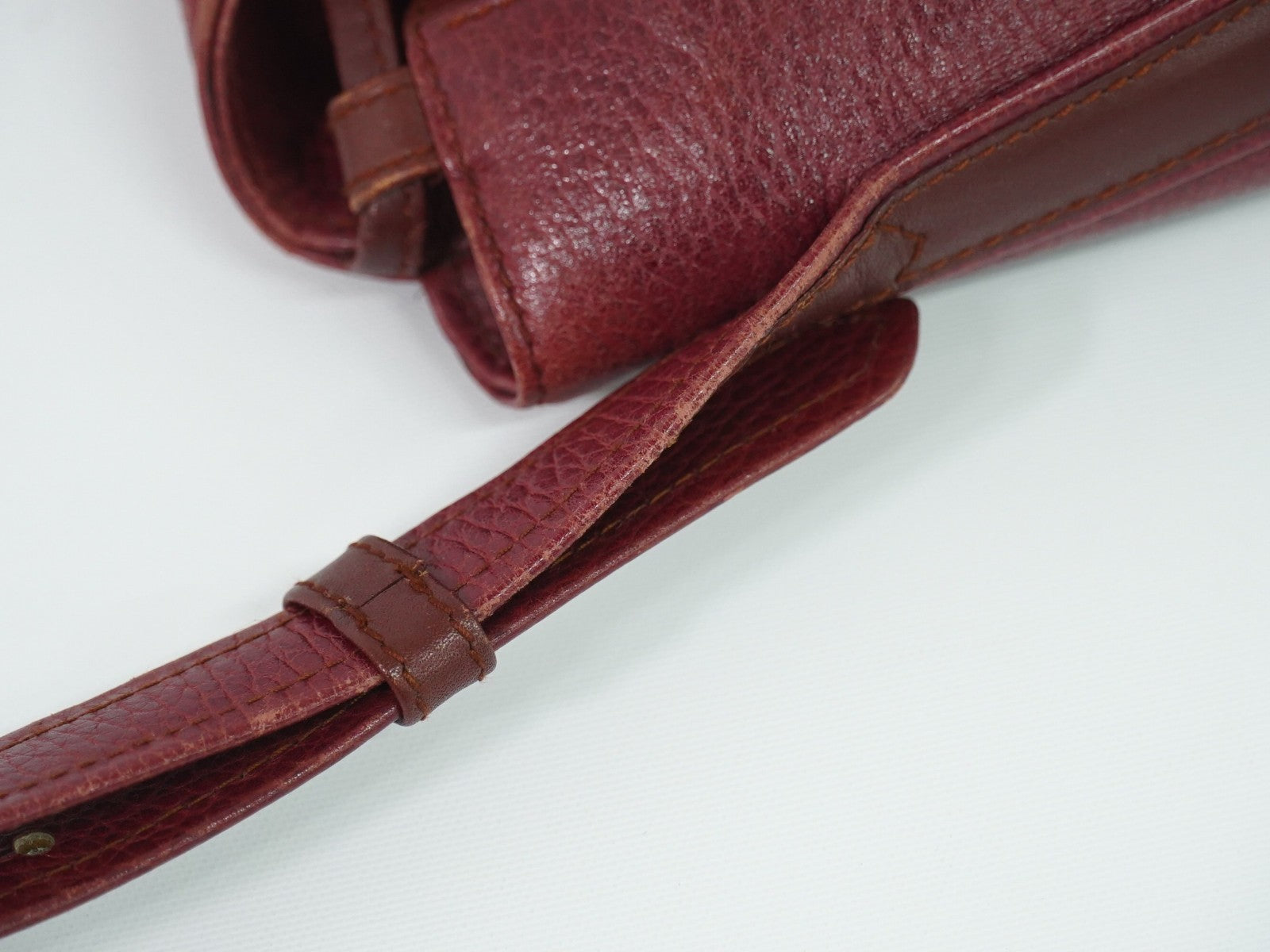 Cartier Vintage Must De Cartier Leather Burgundy Leather Shoulder Bag Bag (Pre-Owned)