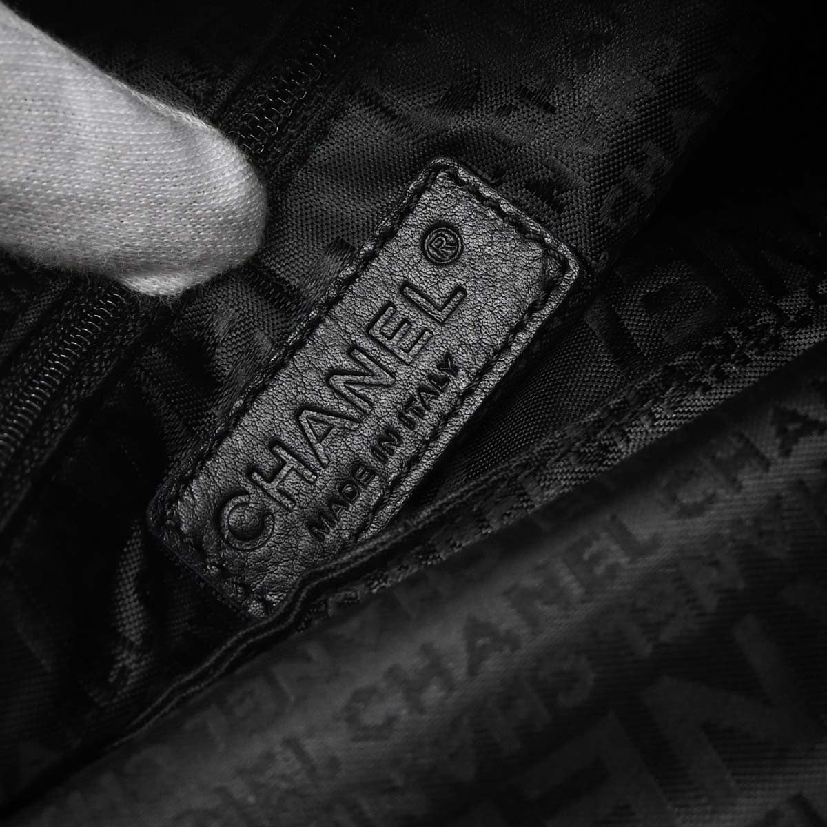 Chanel Camellia Chain Embossed Suede Black Suede Shoulder Bag Bag (Pre-Owned)