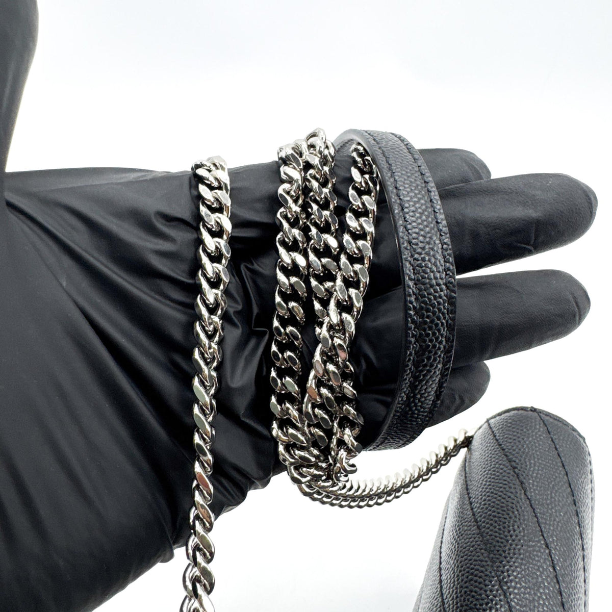 Saint Laurent Classic Monogram Wallet On Chain Matelasse Chevron Leather Black Leather Crossbody Bag Bag (Pre-Owned)