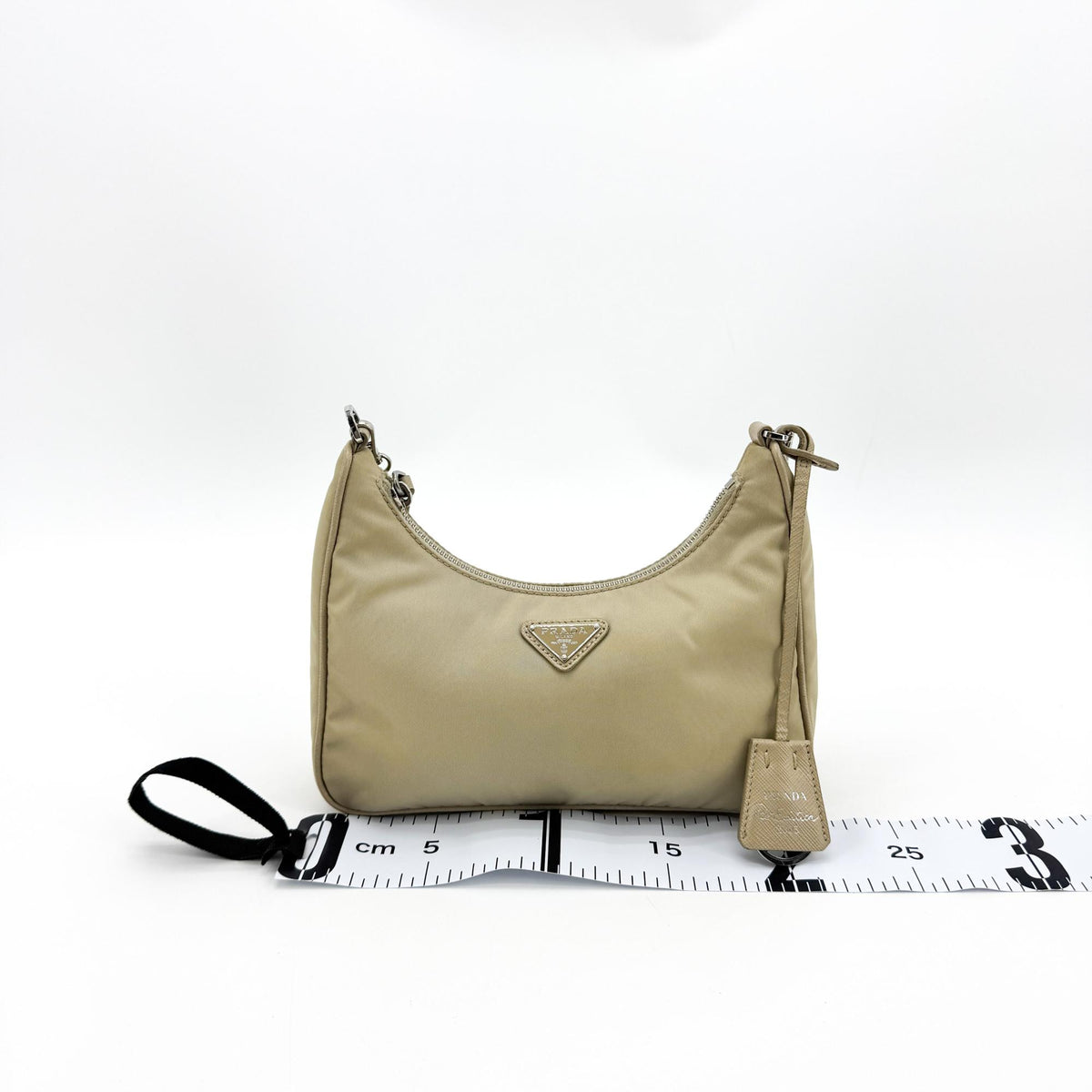 Prada Re-Edition 2005 Tessuto Beige Nylon Shoulder Bag Bag (Pre-Owned)