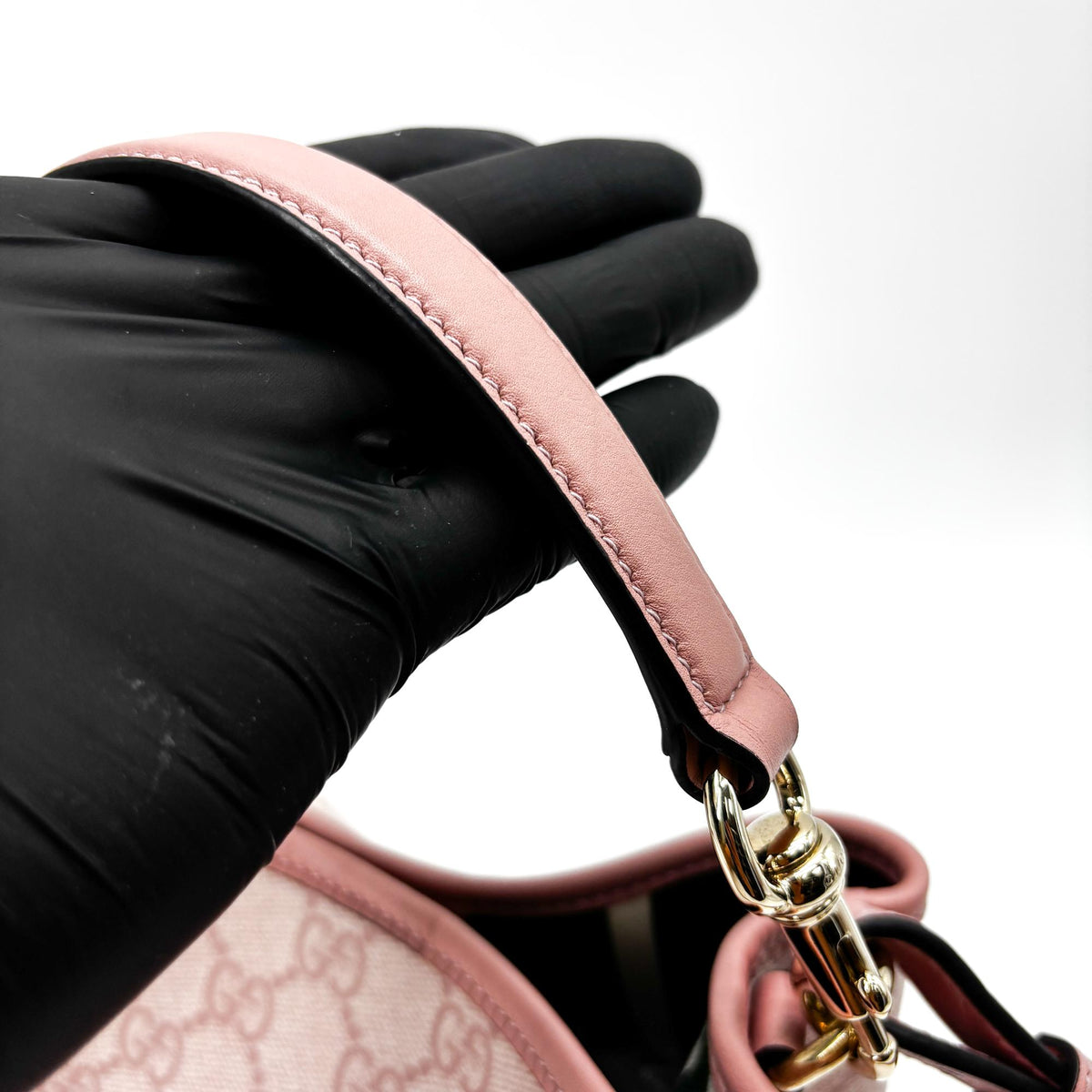 Gucci Gg Emblem Bucket Bag Gg Coated Canvas Pink Canvas Shoulder Bag Bag (Pre-Owned)