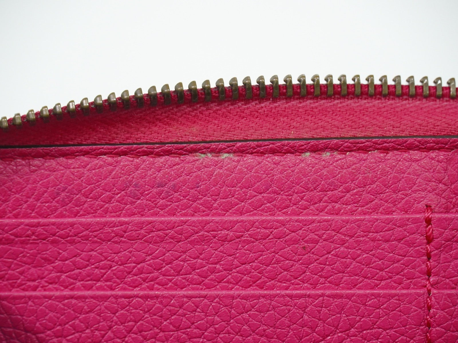 Gucci Vintage Logo Zip Around Leather Pink Leather Wallets Accessory (Pre-Owned)