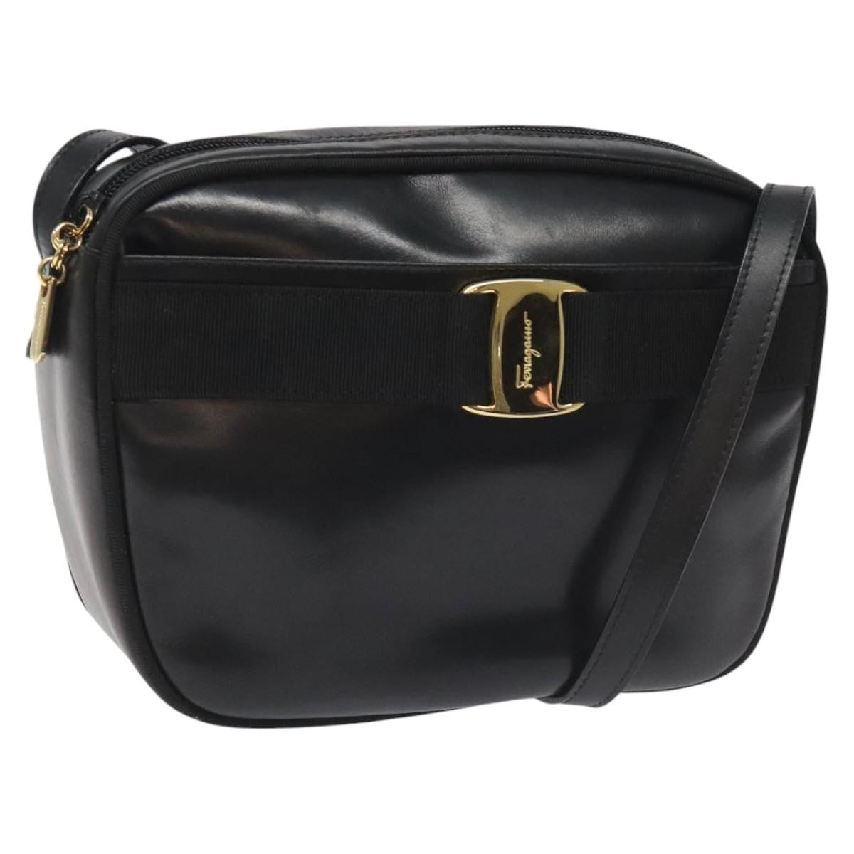 Salvatore Ferragamo Vara Bow Camera Leather Black Leather Shoulder Bag Bag (Pre-Owned)