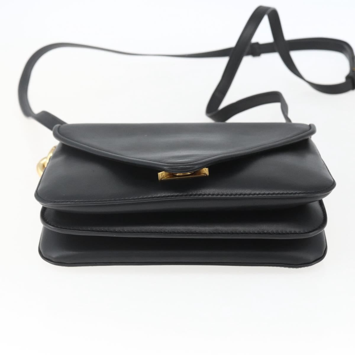 Bottega Veneta Mount Leather Black Leather Shoulder Bag Bag (Pre-Owned)