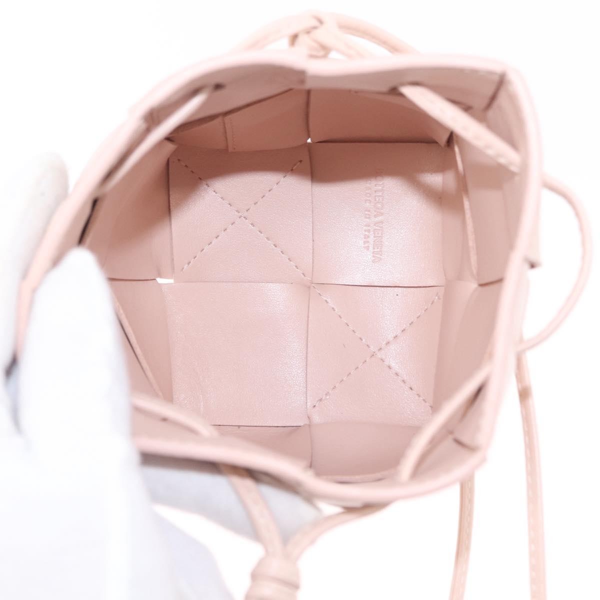 Bottega Veneta Cassette Bucket Maxi Intrecciato Leather With Beaded Details Pink Leather Handbag (Pre-Owned)