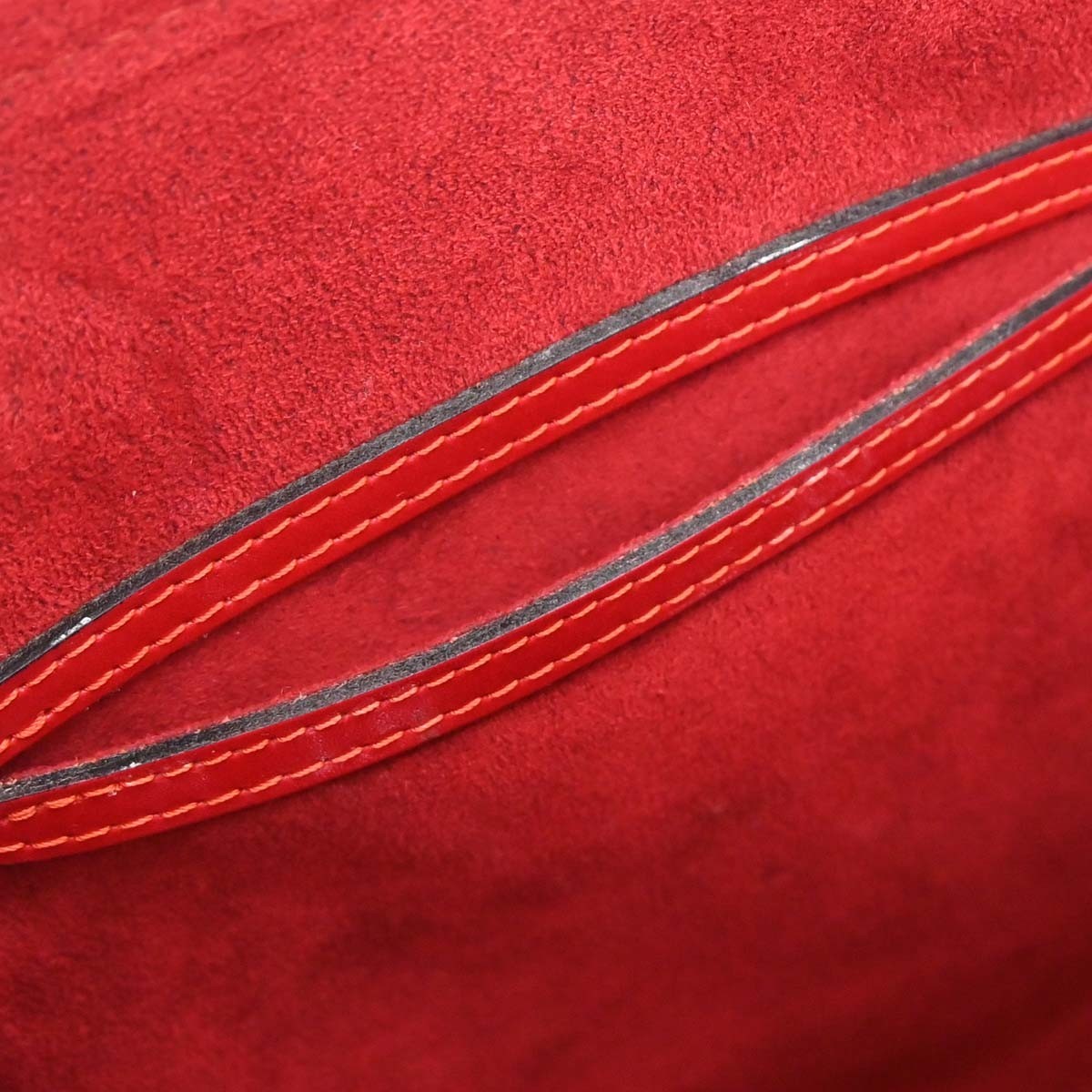 Louis Vuitton Alma Epi Leather Red Leather Handbag (Pre-Owned)