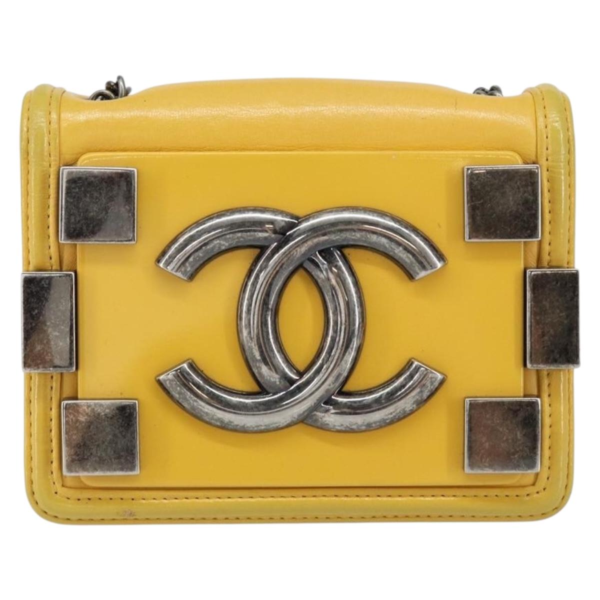 Chanel Boy Brick Flap Bag Lambskin And Plexiglass Yellow Leather Clutche & Pouche Bag (Pre-Owned)