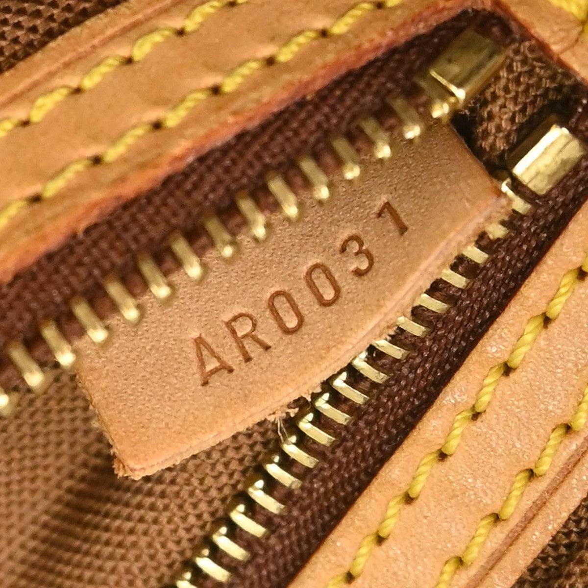 Louis Vuitton Trotteur Monogram Canvas Brown Canvas Shoulder Bag Bag (Pre-Owned)