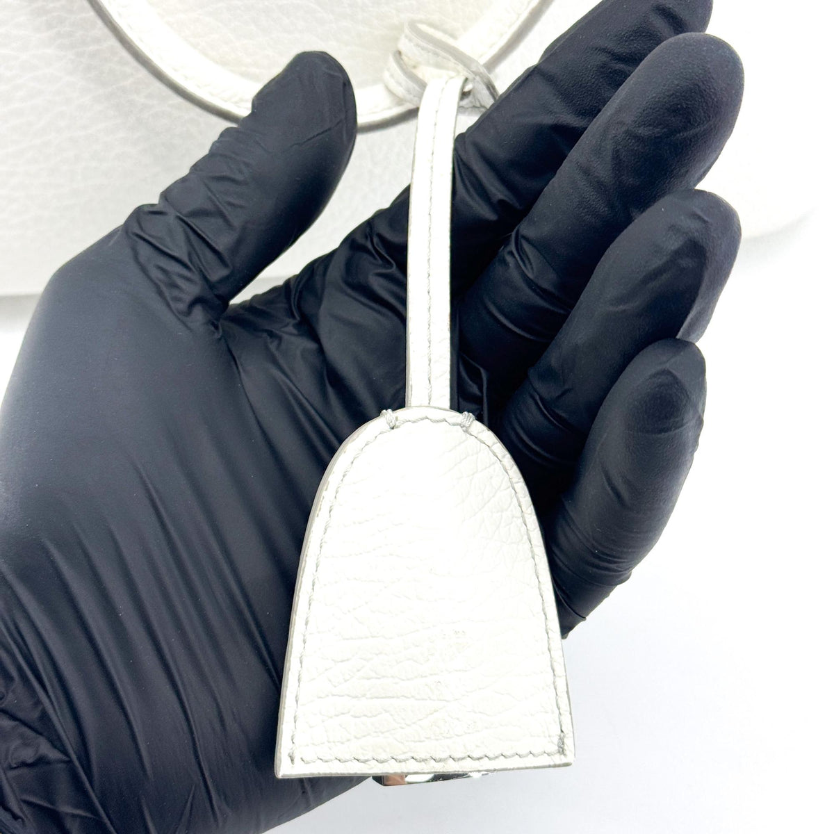 Maison Margiela Femme Micro Sac 5Ac Leather White Leather Shoulder Bag Bag (Pre-Owned)