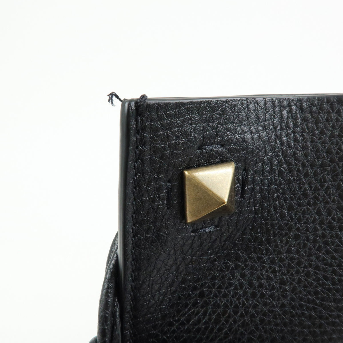 Valentino Garavani Vintage Leather Black Leather Shoulder Bag Bag (Pre-Owned)