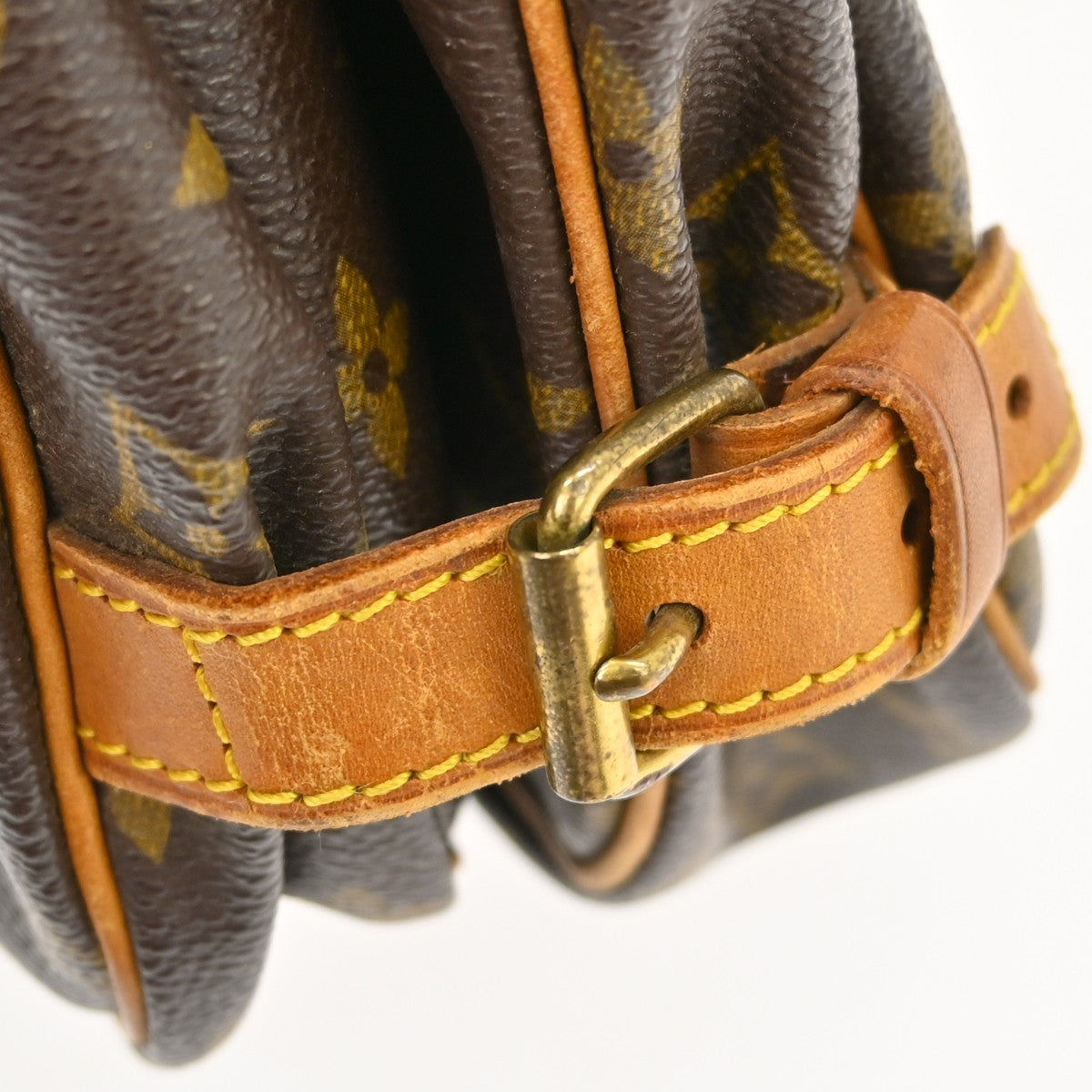 Louis Vuitton Saumur Monogram Canvas Brown Canvas Shoulder Bag Bag (Pre-Owned)