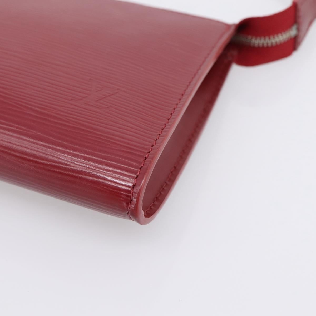 Louis Vuitton Pochette Accessoires Nm Epi Leather Red Leather Clutche & Pouche Bag (Pre-Owned)