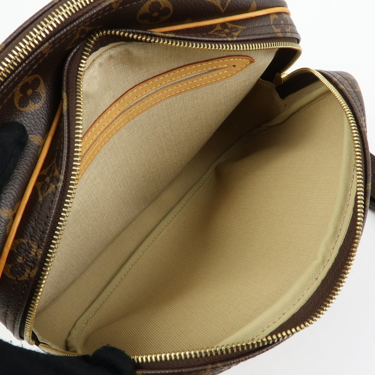 Louis Vuitton Reporter Monogram Canvas Brown Canvas Shoulder Bag Bag (Pre-Owned)